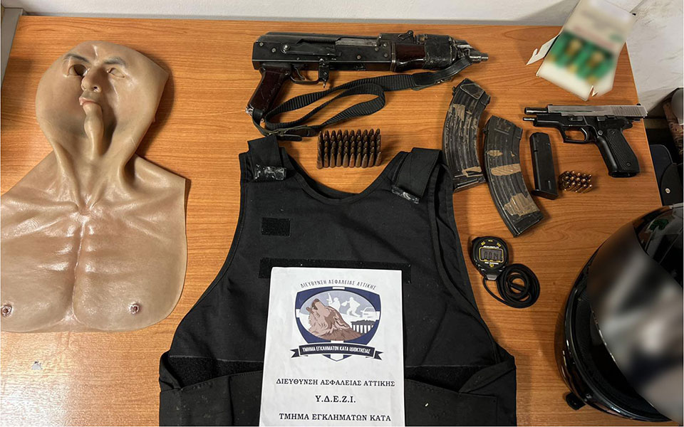 Πώς δρούσε η σπείρα που «χτυπούσε» χρηματαποστολές – Οι ρόλοι και ο βαρύς οπλισμός-2