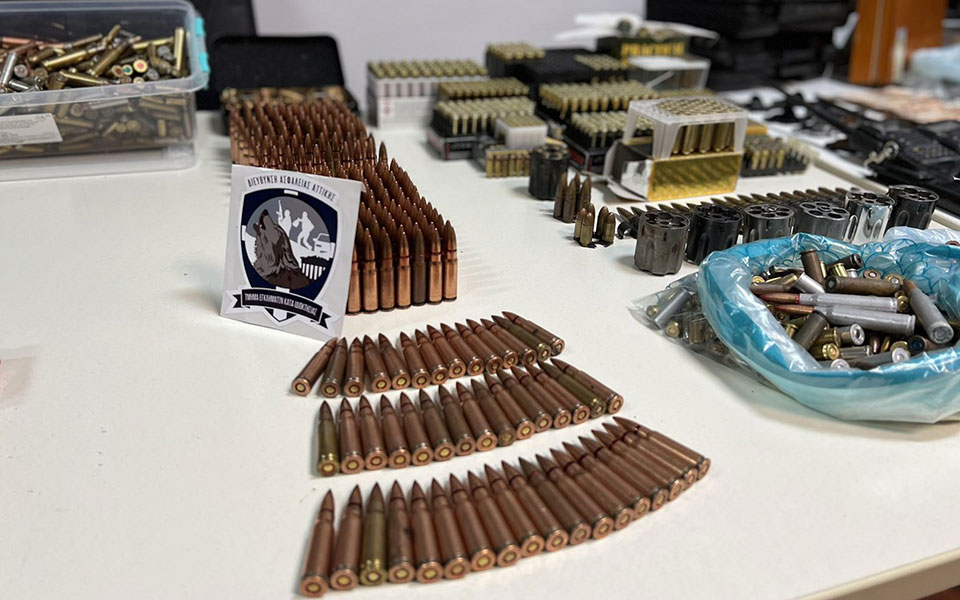 Πώς δρούσε η σπείρα που «χτυπούσε» χρηματαποστολές – Οι ρόλοι και ο βαρύς οπλισμός-1