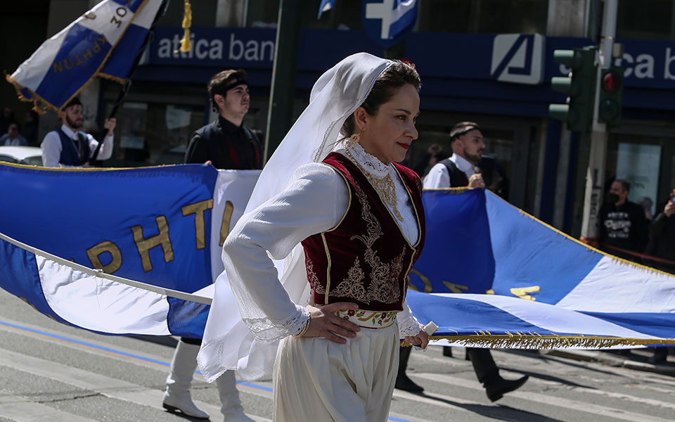 25η Μαρτίου: Ολοκληρώθηκε η μαθητική παρέλαση στην Αθήνα-2
