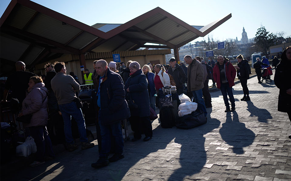 πόλεμος-στην-ουκρανία-περίπου-8-000-ουκρα-561767014