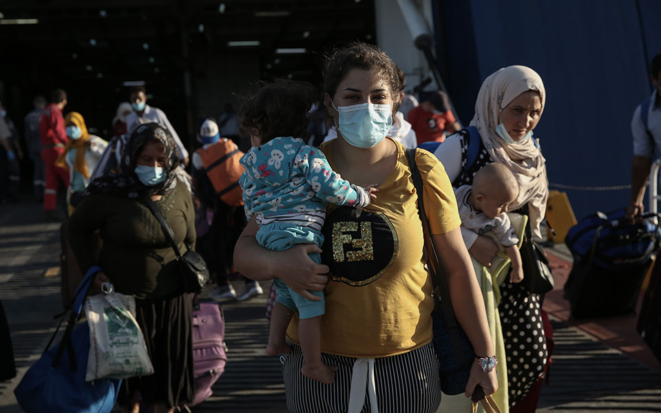 άποψη-παρακολουθώντας-με-τρόμο-την-εε-561781702