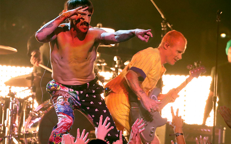 red-hot-chili-peppers-αποκτούν-αστέρι-στη-λεωφόρο-της-δ-561781996