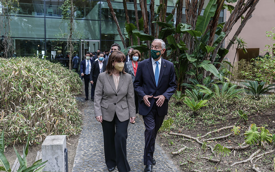 Κατ. Σακελλαροπούλου: Επίσκεψη στο Κοινοβούλιο της Πορτογαλίας και συνάντηση με πρόσφυγες-1