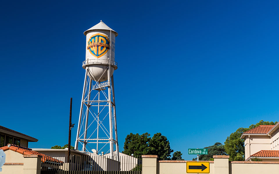 ντίσνεϊ-netflix-warner-bros-σταματούν-την-κυκλοφορία-561742627