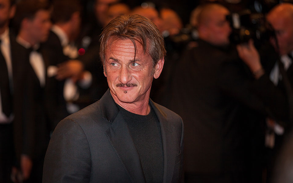 σον-πεν-έφυγε-από-την-ουκρανία-με-τα-πό-561743002