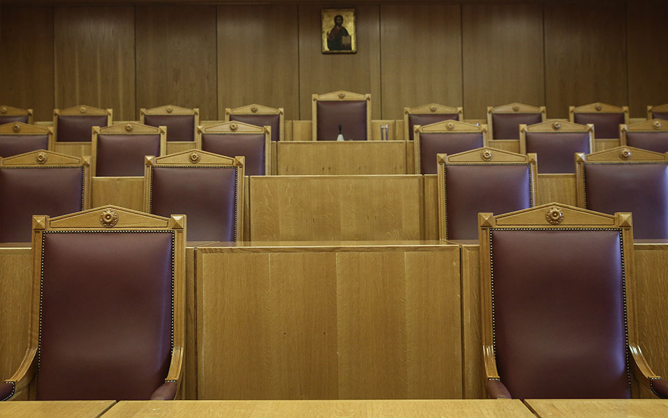 ζεύγος-ρώσων-ζητεί-από-το-στε-να-τους-επ-561782134