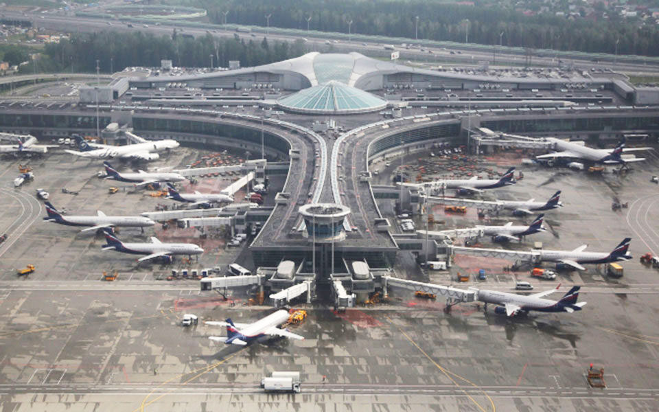 βαρύ-το-τίμημα-στις-αερομεταφορές-λόγ-561753928