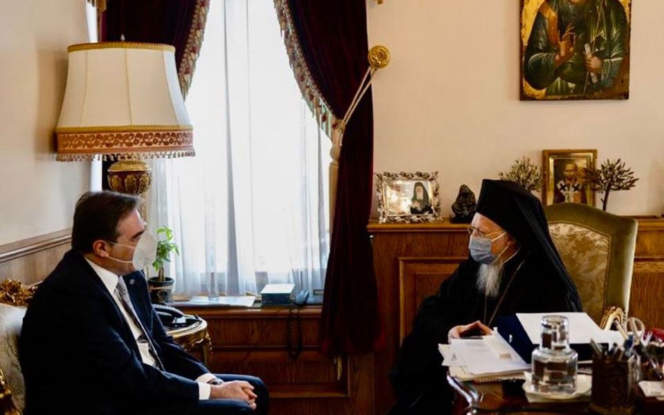 μ-σχοινάς-σύμβολο-των-αξιών-της-ενωμέν-561771031