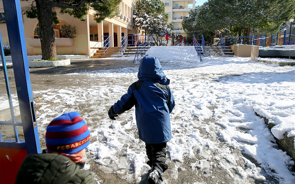 θεσσαλονίκη-χιόνια-στα-ορεινά-του-νομ-561752062