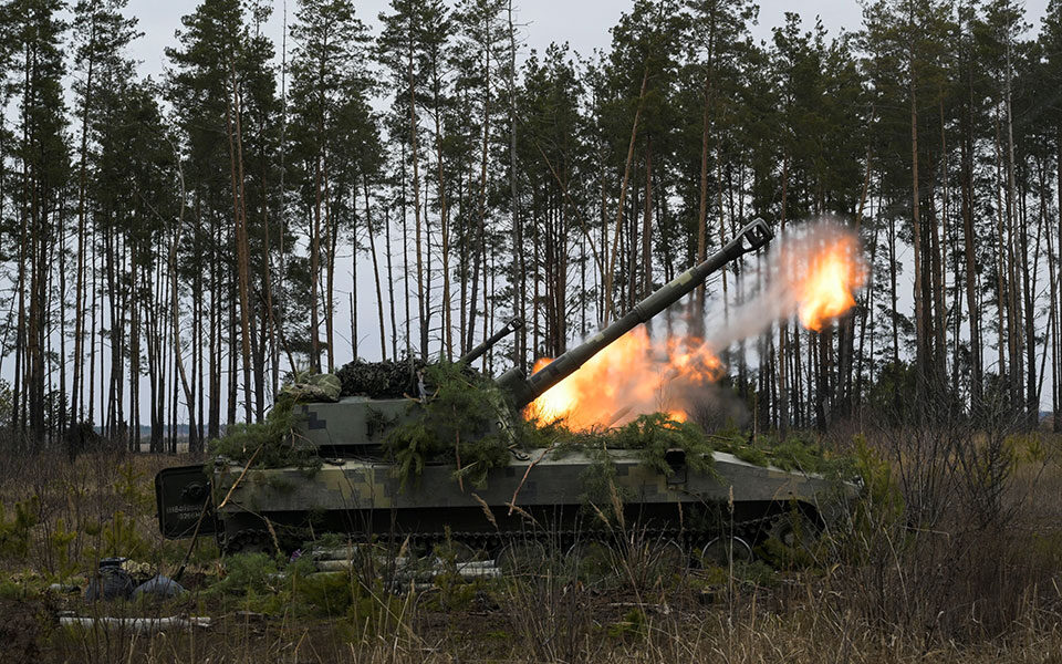 πόλεμος-στην-ουκρανία-ρωσικά-άρματα-μ-561756196