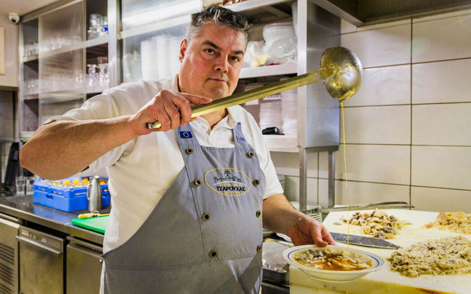 το-πατσατζίδικο-του-τσαρούχα-είναι-έν-561781363