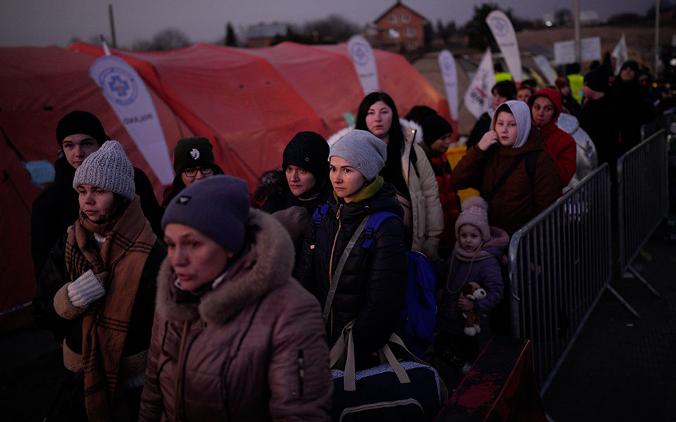 κραυγή-αγωνίας-της-προέδρου-των-ελλήν-561760843