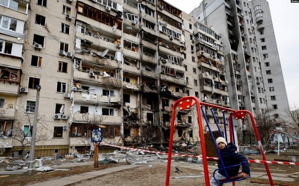 ζελένσκι-ιδού-η-ρωσική-φιλία-οκτώ-ει-561766654