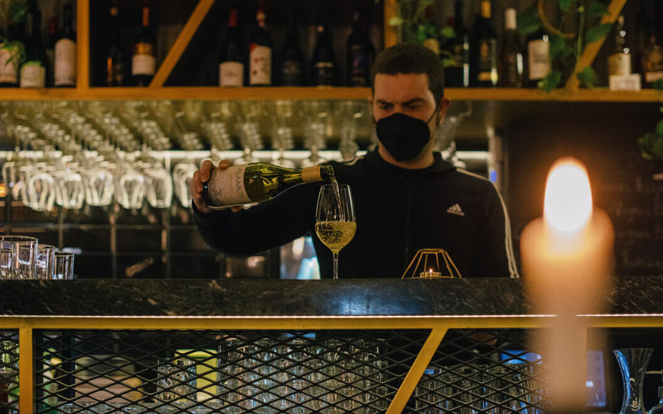 15-αγαπημένα-wine-bars-στην-αθήνα-561780769