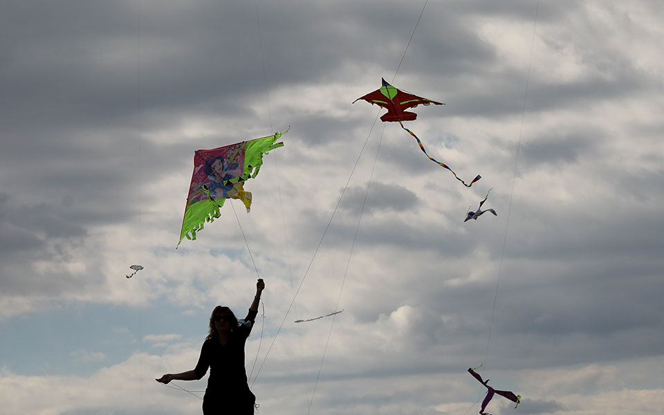 καθαρά-δευτέρα-προσοχή-στους-χαρταετ-561744913