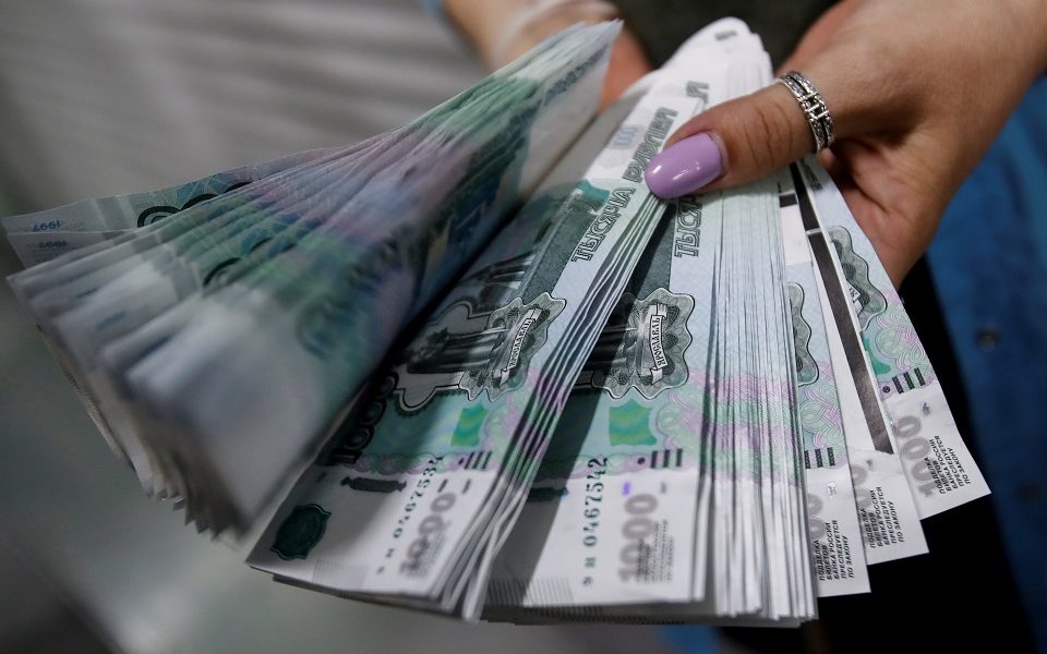 το-ρούβλι-ανακάμπτει-η-ρωσική-οικονομ-561794539