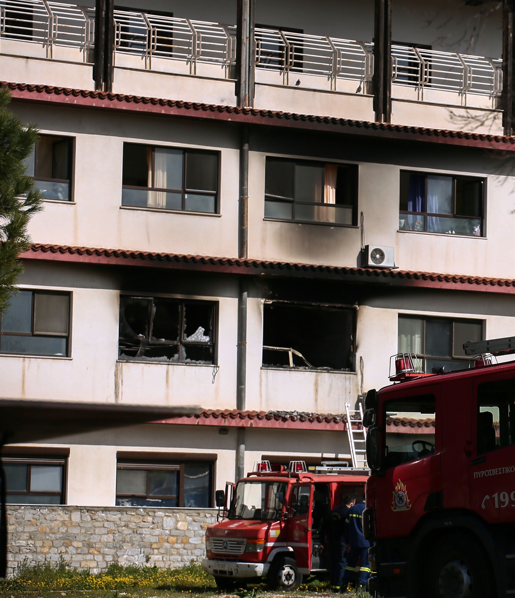 τα-δύο-σενάρια-για-τη-φωτιά-στο-παπανι-561797377