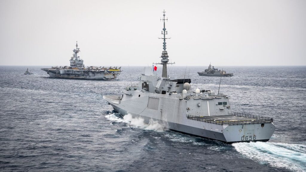 Πολεμικό Ναυτικό: Εντυπωσιακές εικόνες από την συνεκπαίδευση με την ομάδα συνοδείας του «Σαρλ Ντε Γκωλ»-1