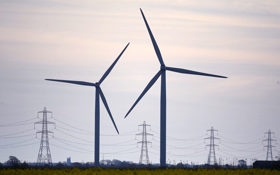 κουμπαράς-3-δισ-για-μέτρα-έναντι-της-561825493