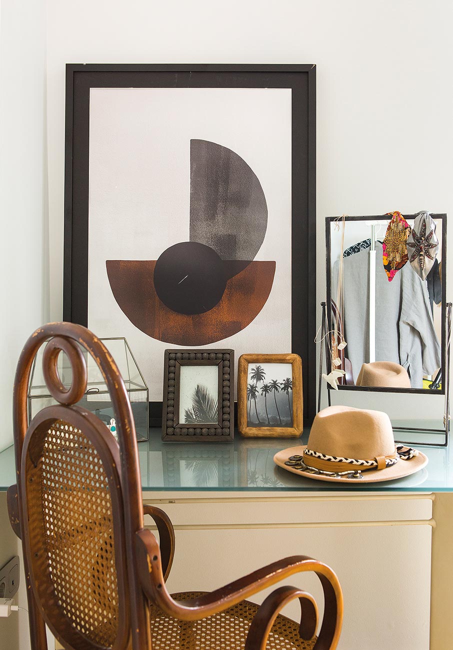 Η Ιλόη μας καλεί στο υπέροχο διαμέρισμά της στο Γκάζι-6