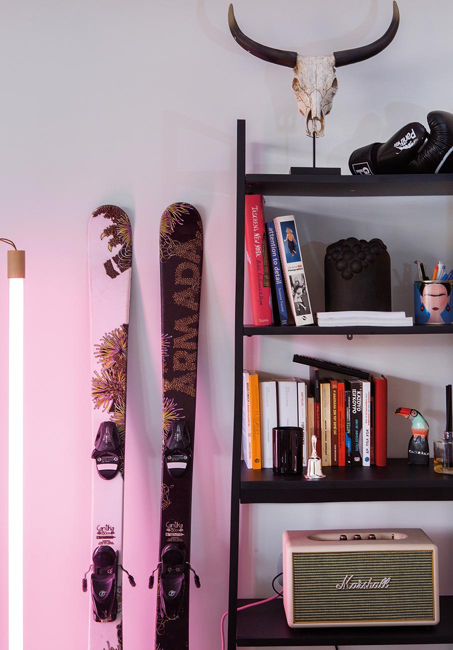 Η Ιλόη μας καλεί στο υπέροχο διαμέρισμά της στο Γκάζι-1