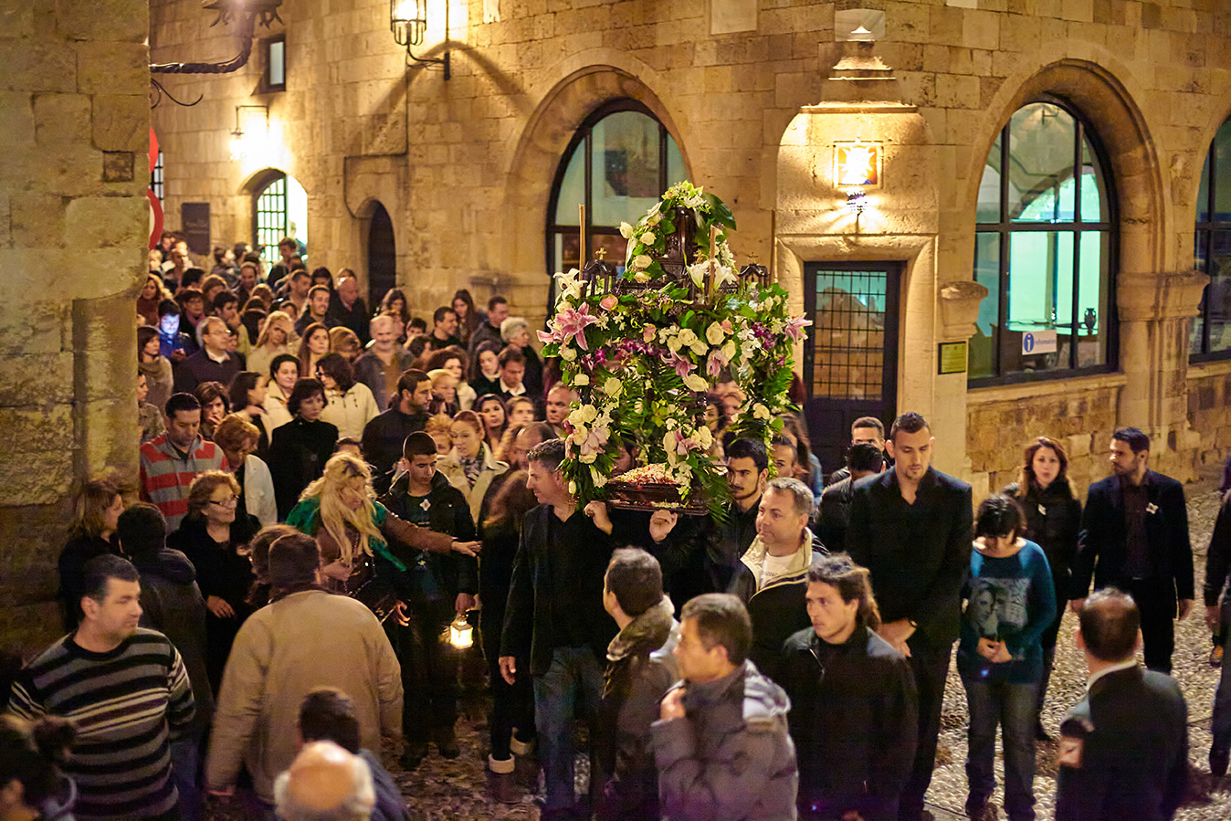 Τα πιο ξεχωριστά έθιμα του Πάσχα που αξίζει να ζήσετε-6