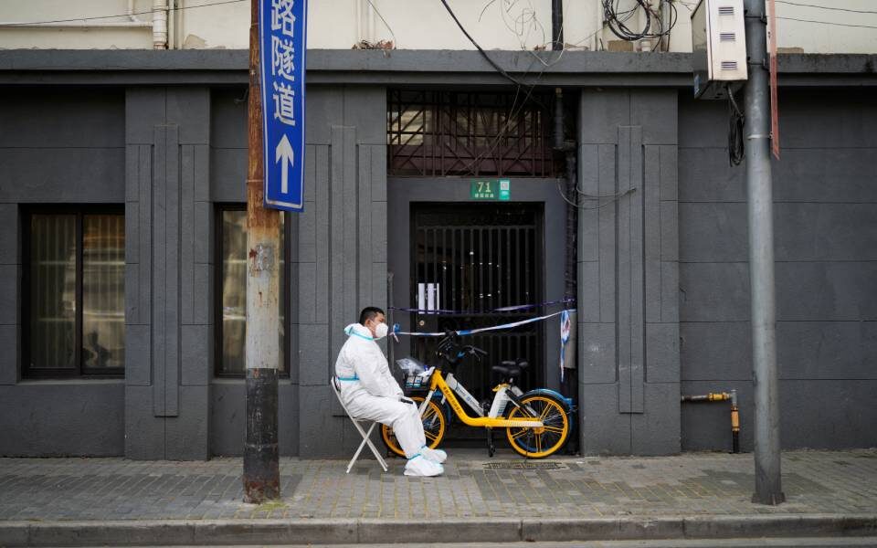 η-σαγκάη-απειλεί-με-lockdown-το-εμπόριο-561815986