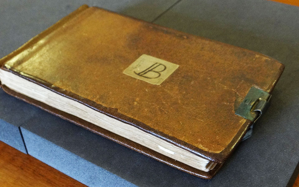 μυστήριο-με-χειρόγραφα-του-δαρβίνου-561796312