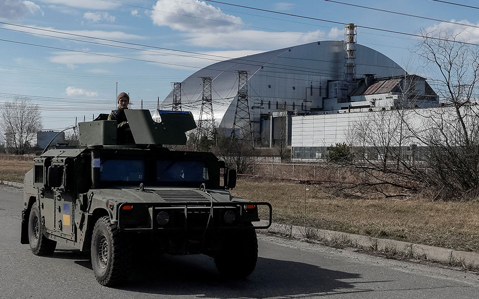 ουκρανία-εργαζόμενοι-στον-σταθμό-του-561801103