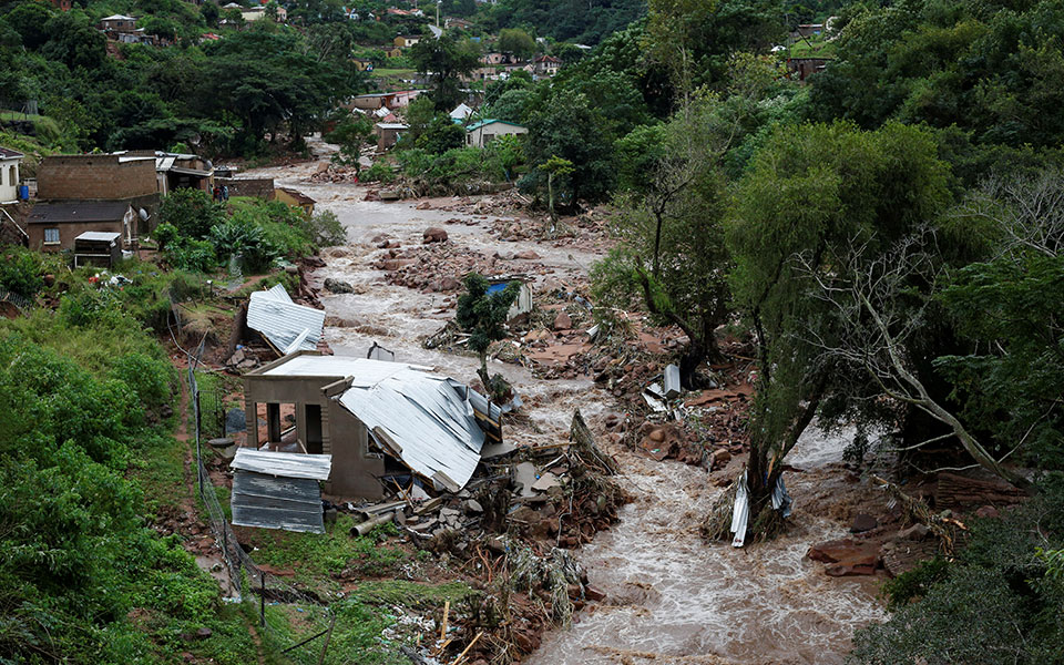 νότια-αφρική-τουλάχιστον-45-νεκροί-από-561807682