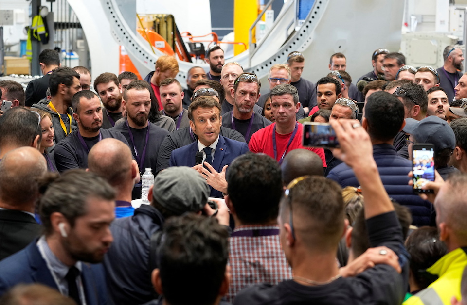 γαλλικές-εκλογές-ο-μακρόν-γίνεται-πρ-561813454