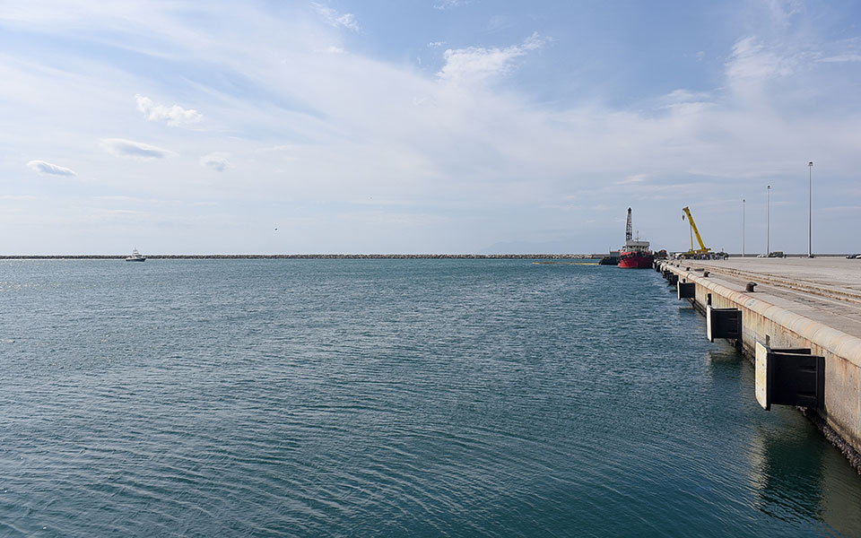 επενδυτικό-ενδιαφέρον-για-τρία-λιμάν-561791395