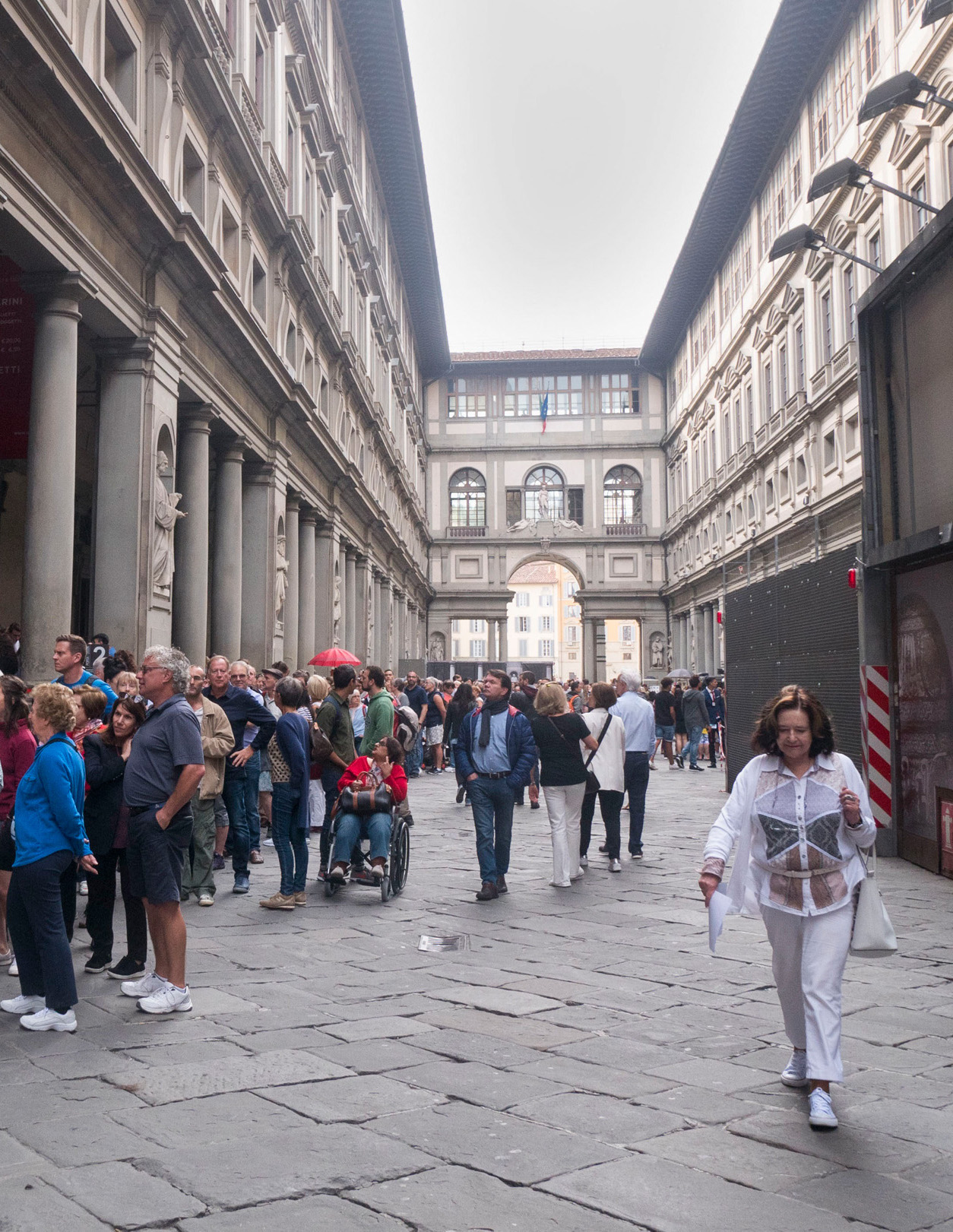 ενα-πρωί-στο-οργανωμένο-χάος-του-ουφίτ-561823813