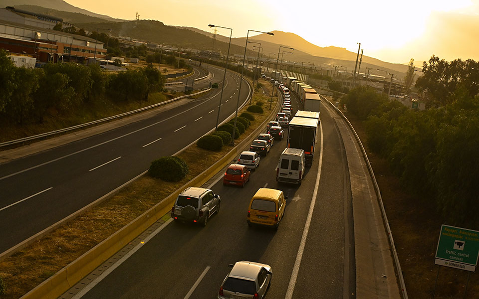 πρωτομαγιά-2022-αυξημένα-μέτρα-της-τροχα-561828292