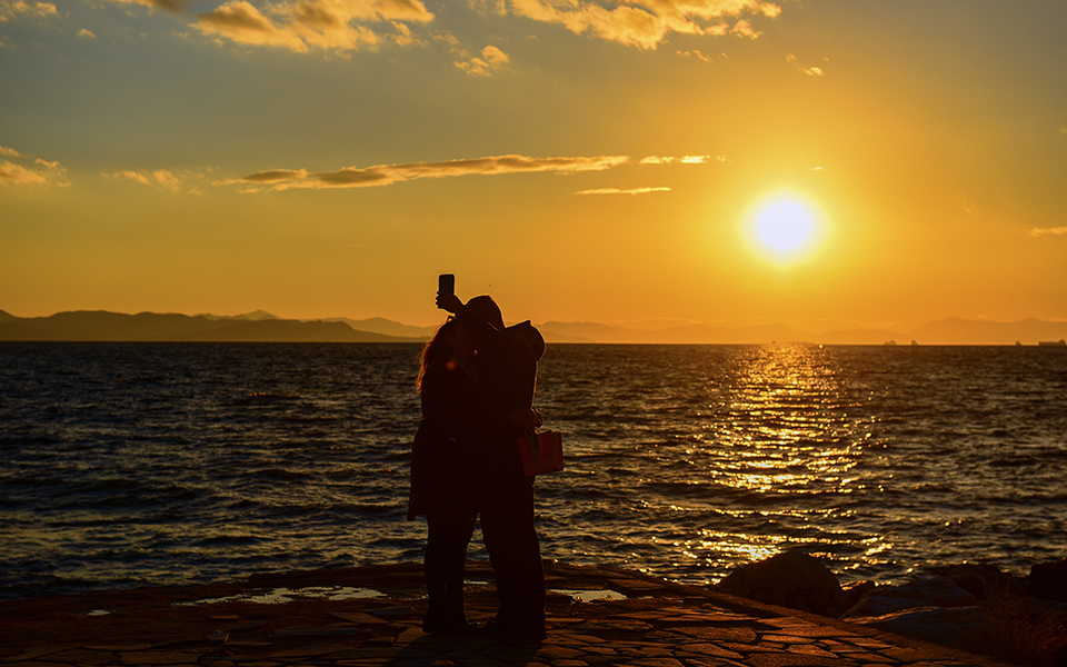 καιρός-ζεστή-ημέρα-σε-όλη-τη-χώρα-έως-2-561802345