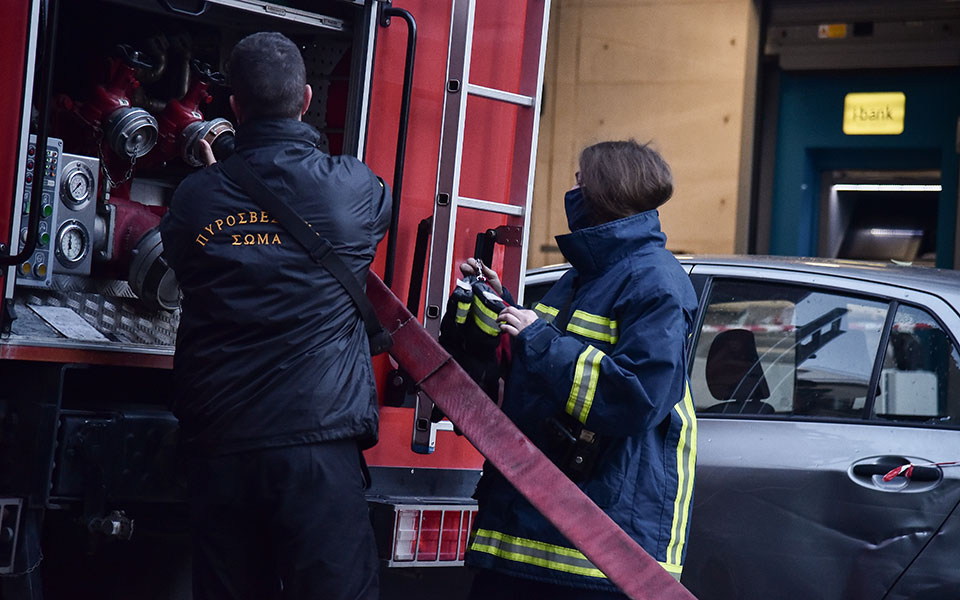 φωτιά-στη-μεταμόρφωση-τέθηκε-υπό-έλεγ-561804154