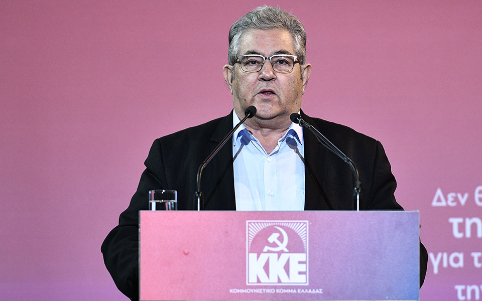 κριτική-κουτσούμπα-για-το-παράθυρο-561788635