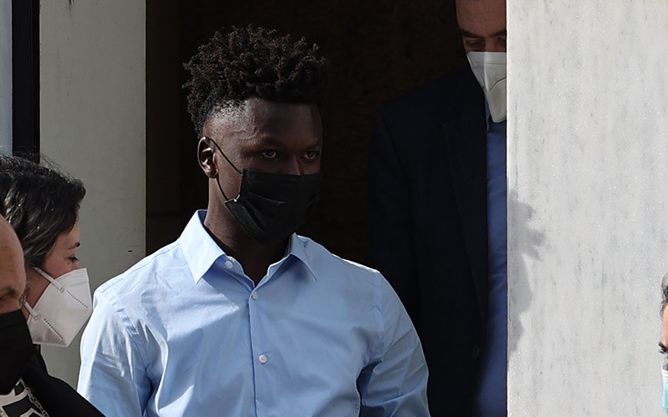 σαϊντού-καμαρά-παραμένει-στην-ελλάδα-561834628