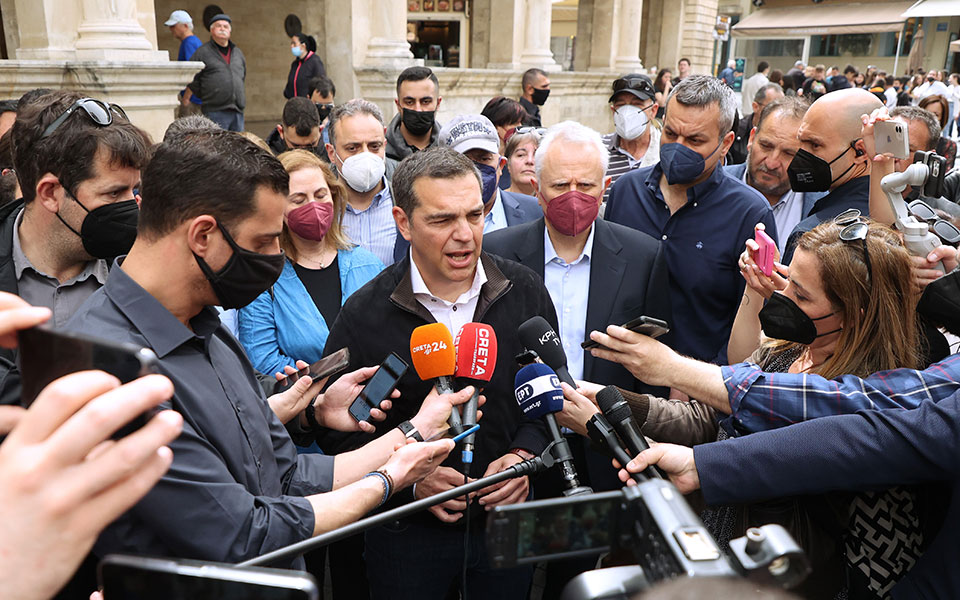 βολές-τσίπρα-κατά-ανδρουλάκη-αν-δεν-ζη-561795238