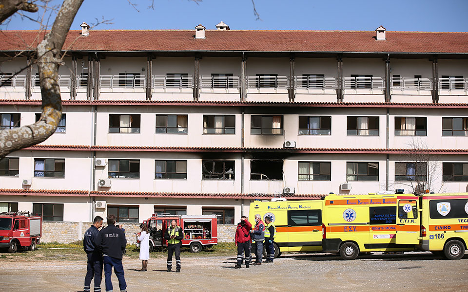 φωτιά-στο-παπανικολάου-έκρηξη-φιάλης-561796537