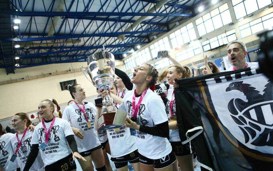 χάντμπολ-γυναικών-πρωταθλητής-ο-παοκ-561803551