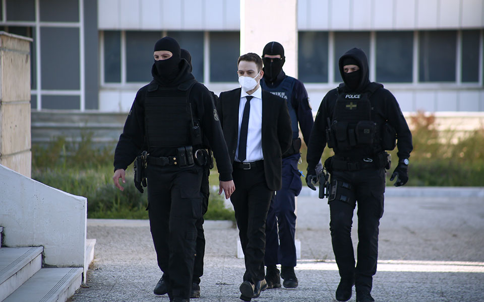 έγκλημα-στα-γλυκά-νερά-σπάνια-βρισ-561807670