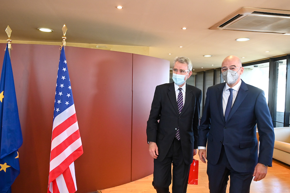 υπεξ-αποχαιρετιστήριο-γεύμα-στον-πάι-561832555