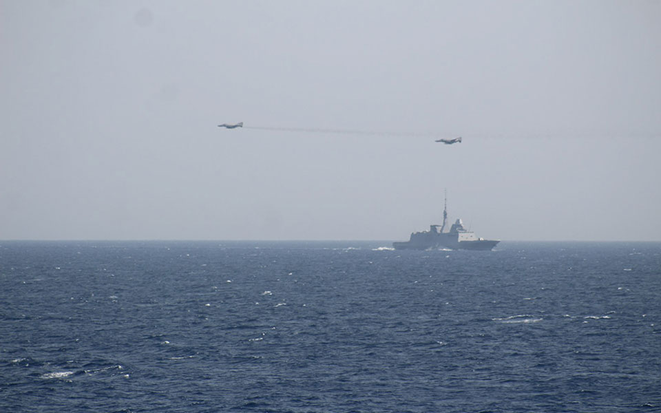 Συνεκπαίδευση μονάδων Ελλάδας και Γαλλίας ανοιχτά της Κρήτης (εικόνες – βίντεο)-2