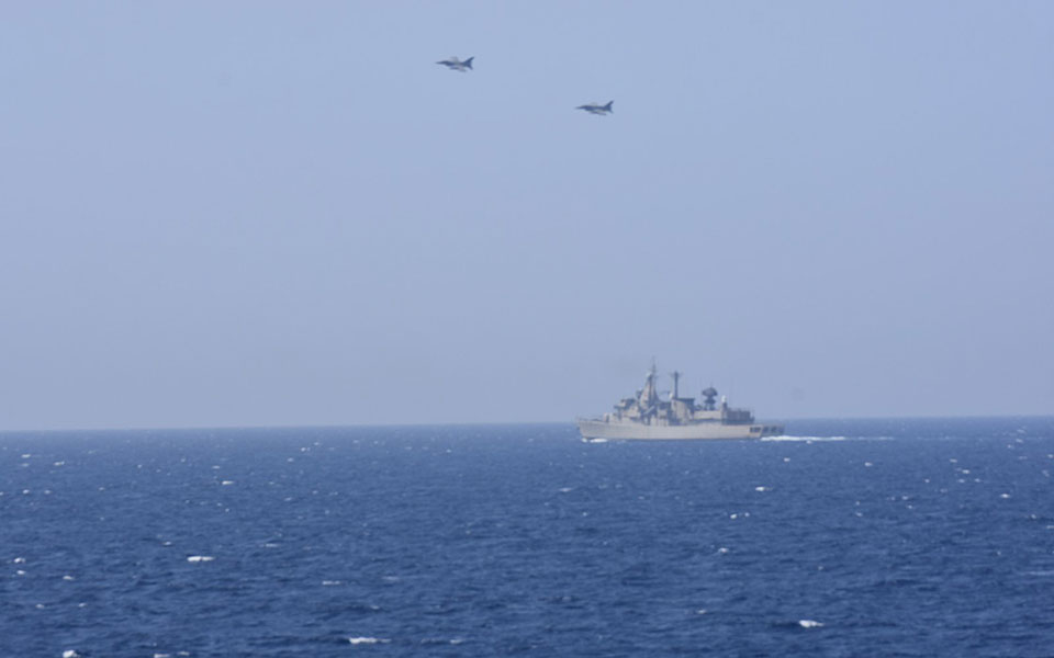 Συνεκπαίδευση μονάδων Ελλάδας και Γαλλίας ανοιχτά της Κρήτης (εικόνες – βίντεο)-3