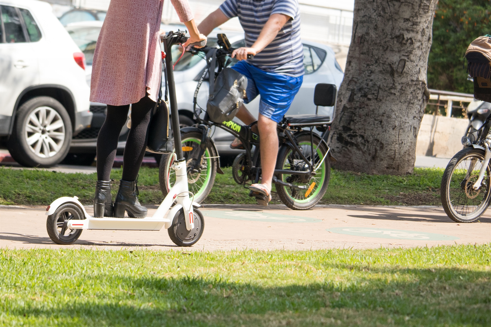 ποδήλατο-ορθοπεταλιές-για-πράσινες-π-561830689