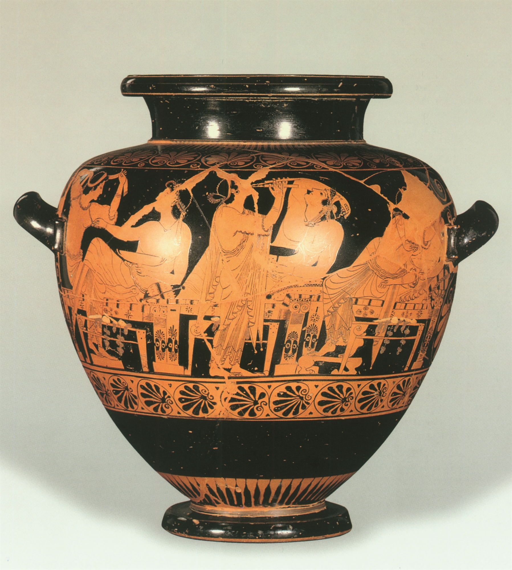 η-ακαδημία-αθηνών-στρώνει-το-ελληνικό-561808201