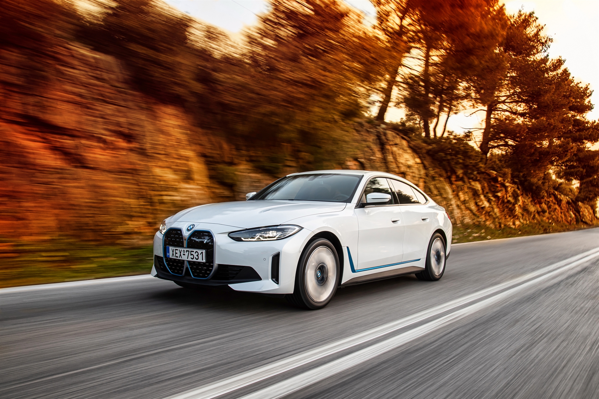 bmw-i4-σπορ-πράσινη-και-premium-561815242