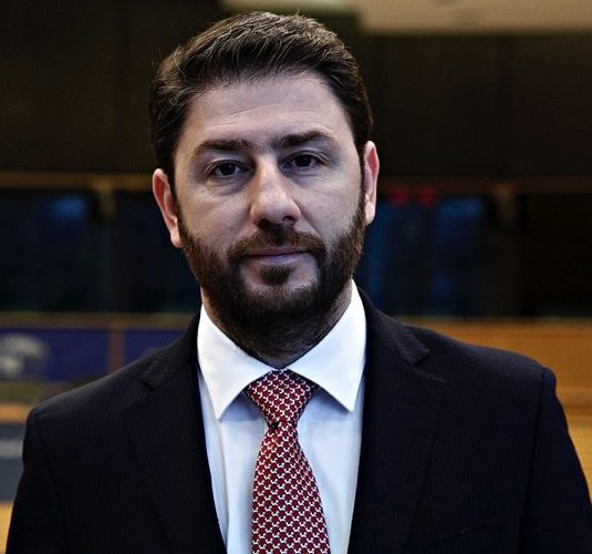 νίκος-ανδρουλάκης-καρεκλοποίηση-561820540