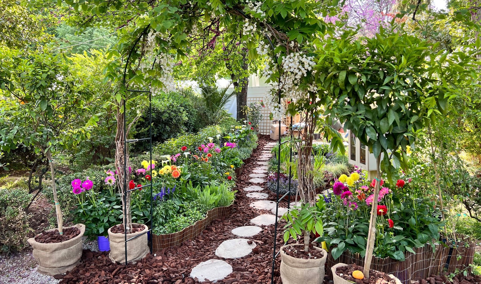 η-παλαιότερη-ανθοκομική-έκθεση-άνοιξ-561833059